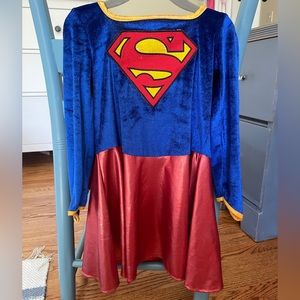 Girls Superman Halloween costume, size XS 4/5
